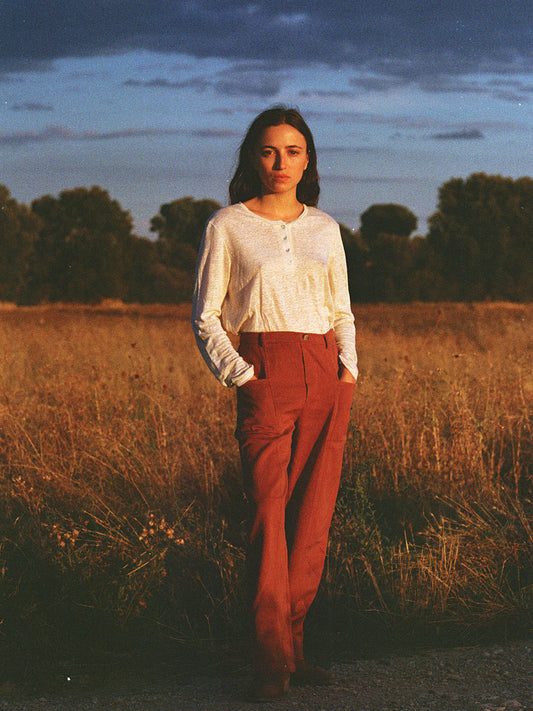 PANTALÓN CROP ENGOMADO