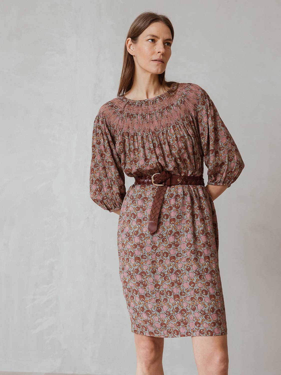 VESTIDO MOTIVO MANZANAS