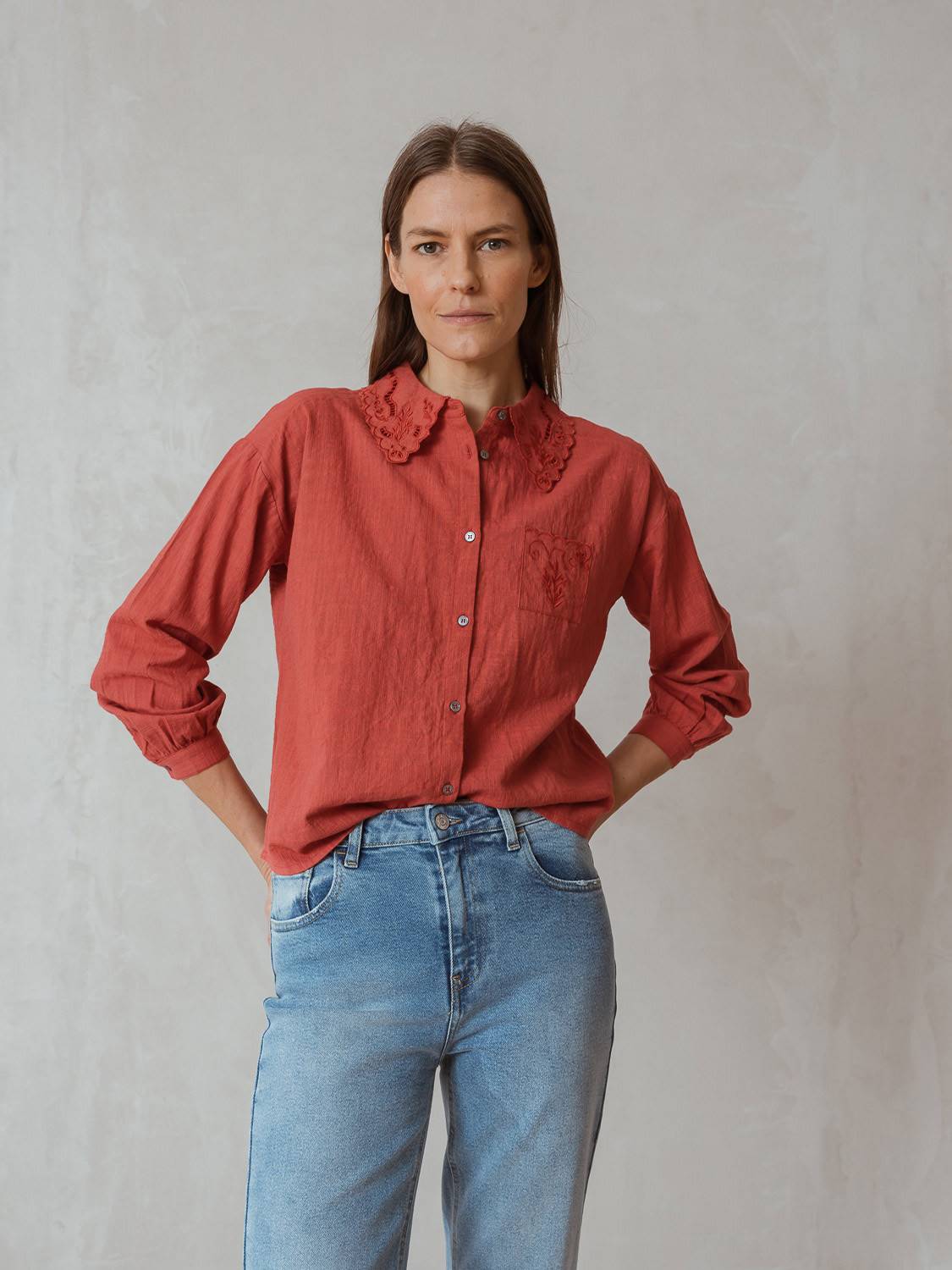 CAMISA CUELLO BORDADO