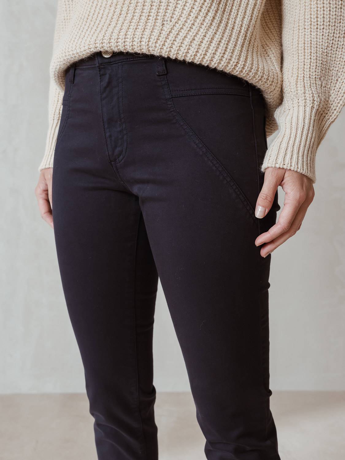 PANTALÓN SLIM ALGODÓN