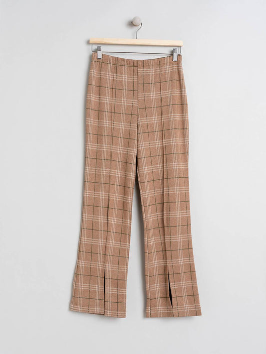 PANTALÓN CUADRO ABERTURAS