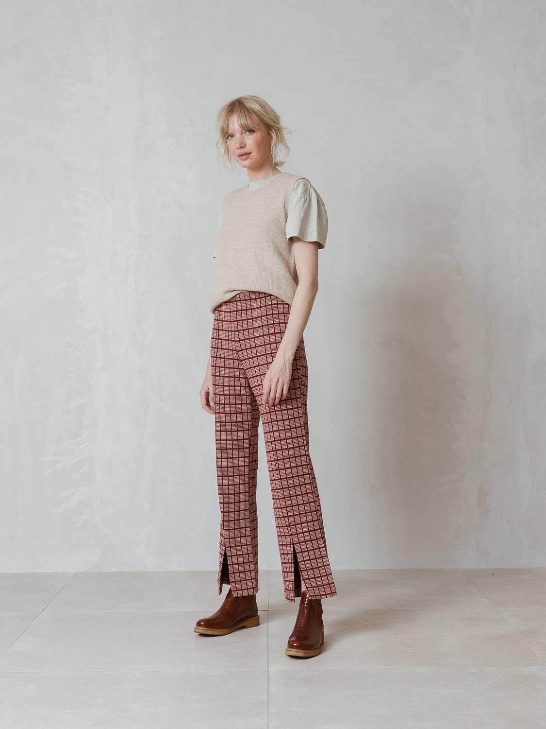 PANTALÓN CUADRO ABERTURAS