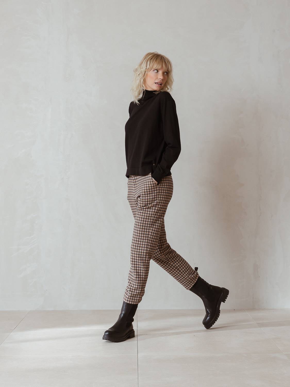 PANTALÓN CHINO CUADROS
