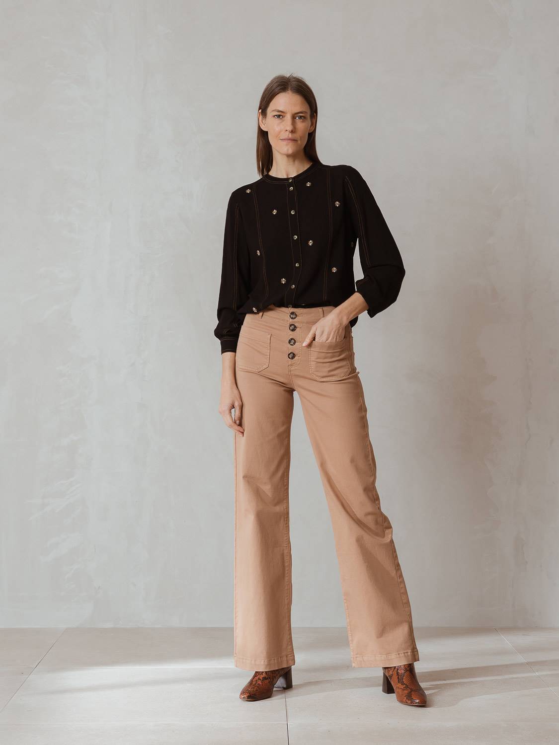 PLAIN FLARE PANTS