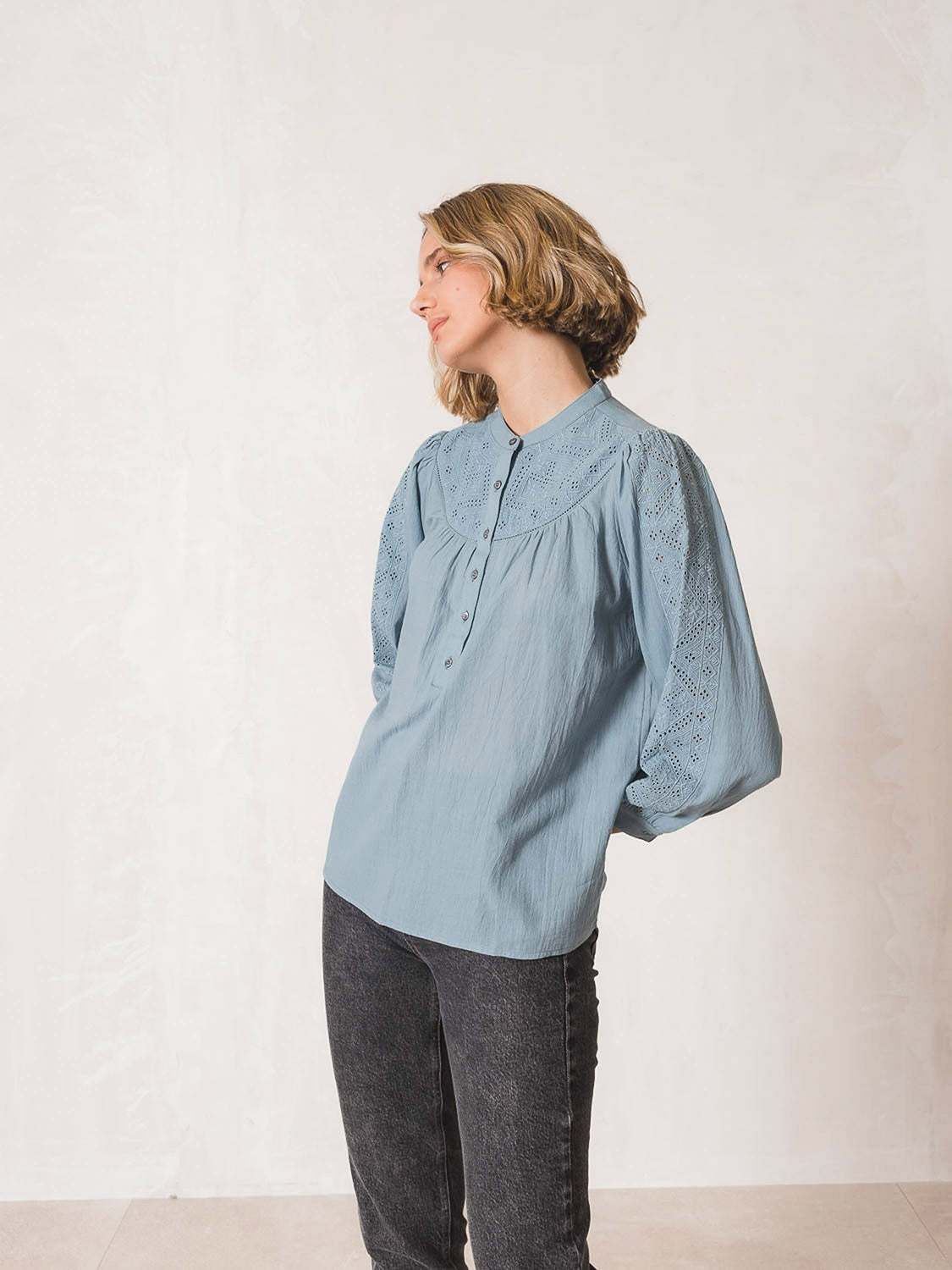 BLUSA ALGODÓN BORDADOS