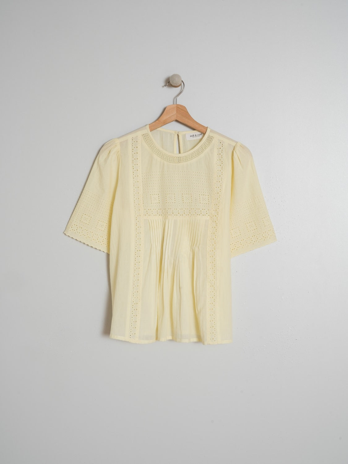 BLUSA ROMÁNTICA BORDADOS