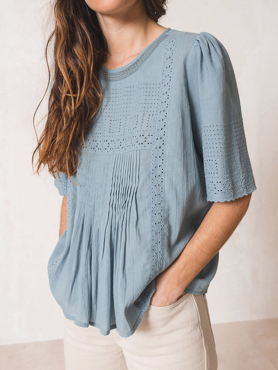BLUSA ROMÁNTICA BORDADOS