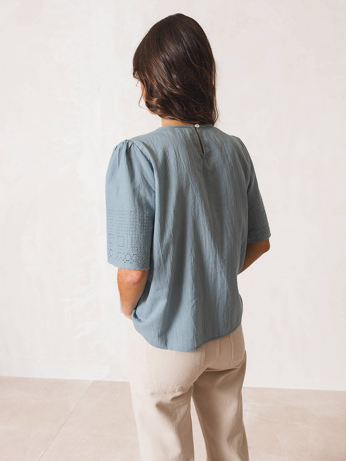 BLUSA ROMÁNTICA BORDADOS