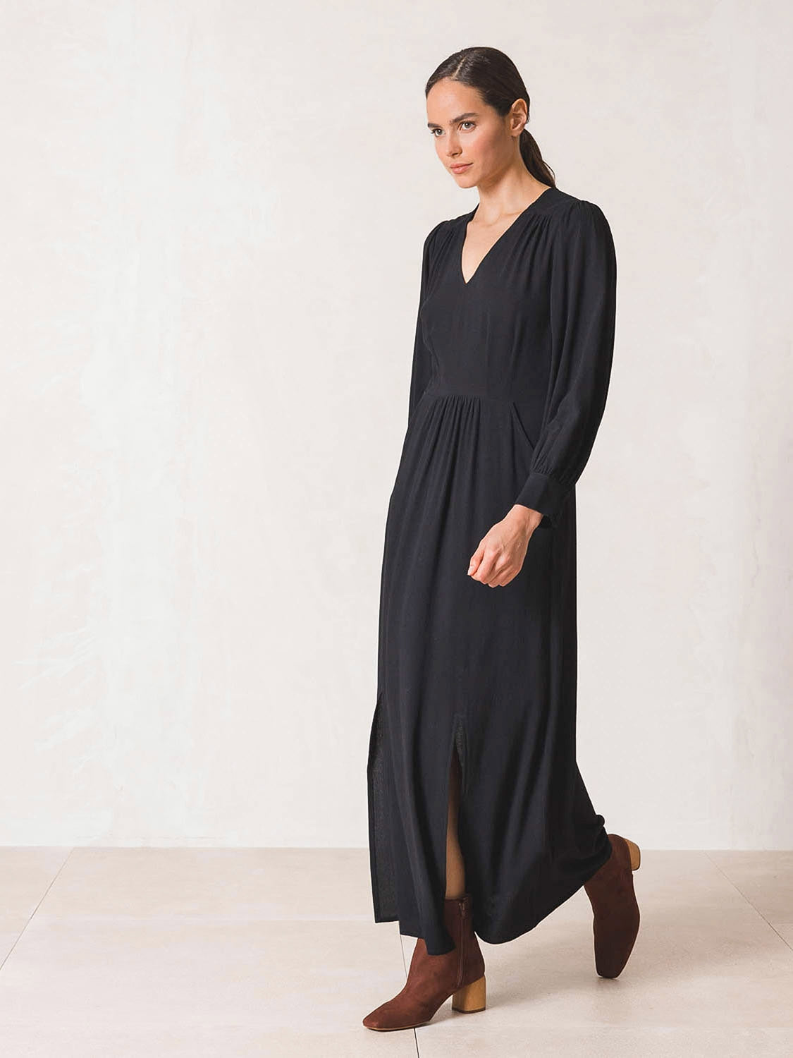 VESTIDO MIDI LISO