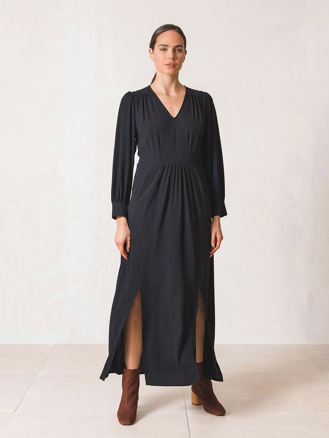 VESTIDO MIDI LISO