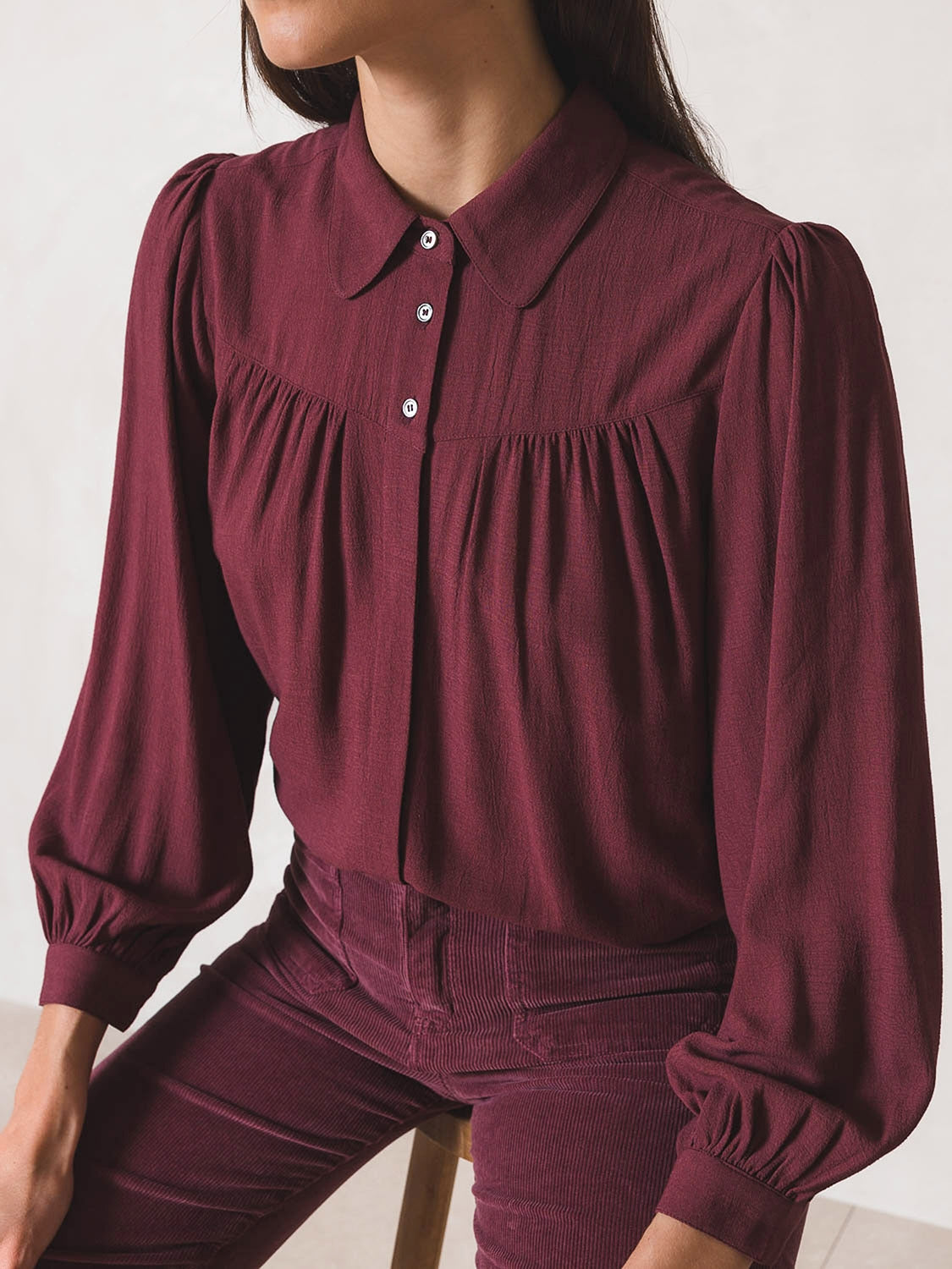 CAMISA LISA ROMÁNTICA