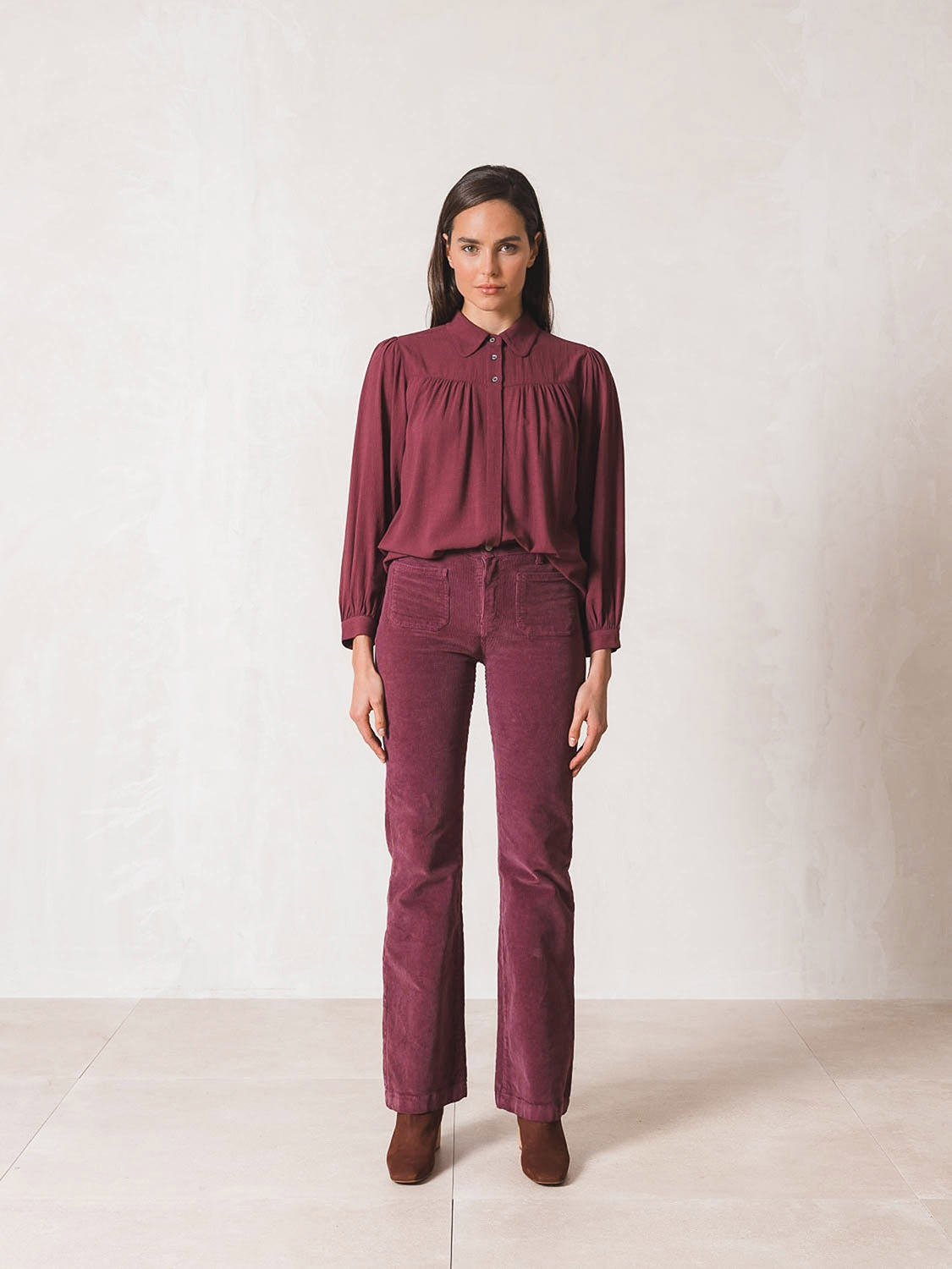 CAMISA LISA ROMÁNTICA