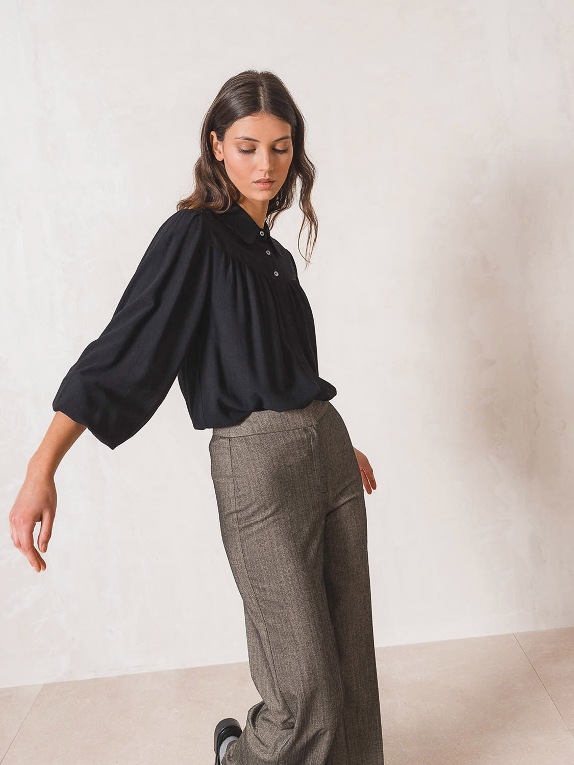 CAMISA LISA ROMÁNTICA