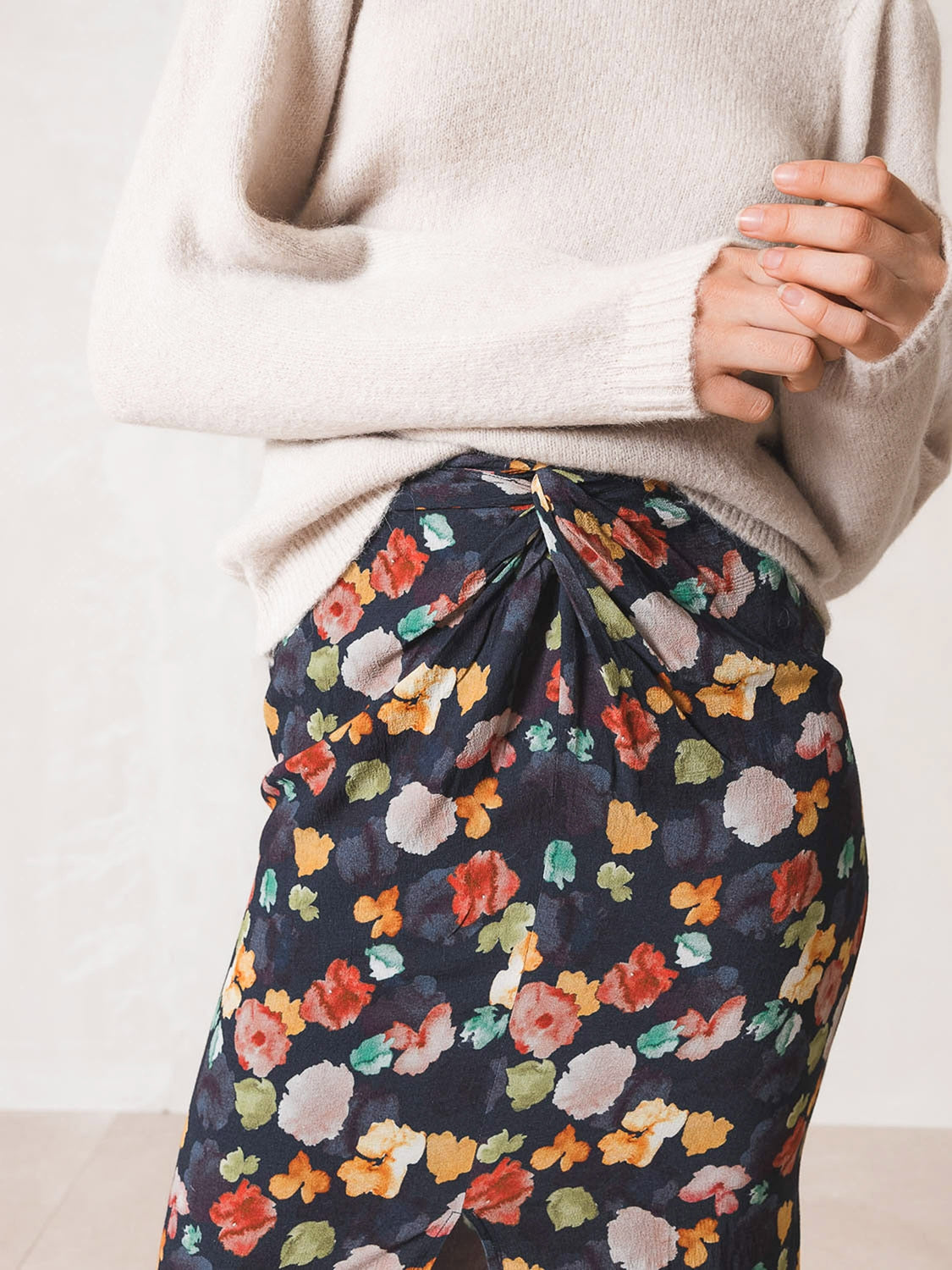 KNOT PENCIL SKIRT