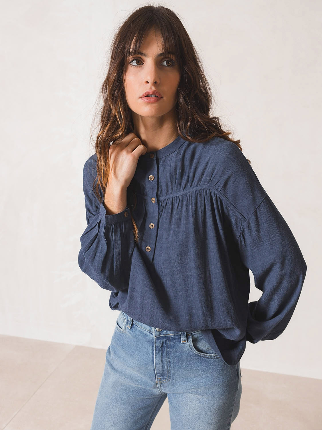 BLUSA DETALLES FRUNCIDOS