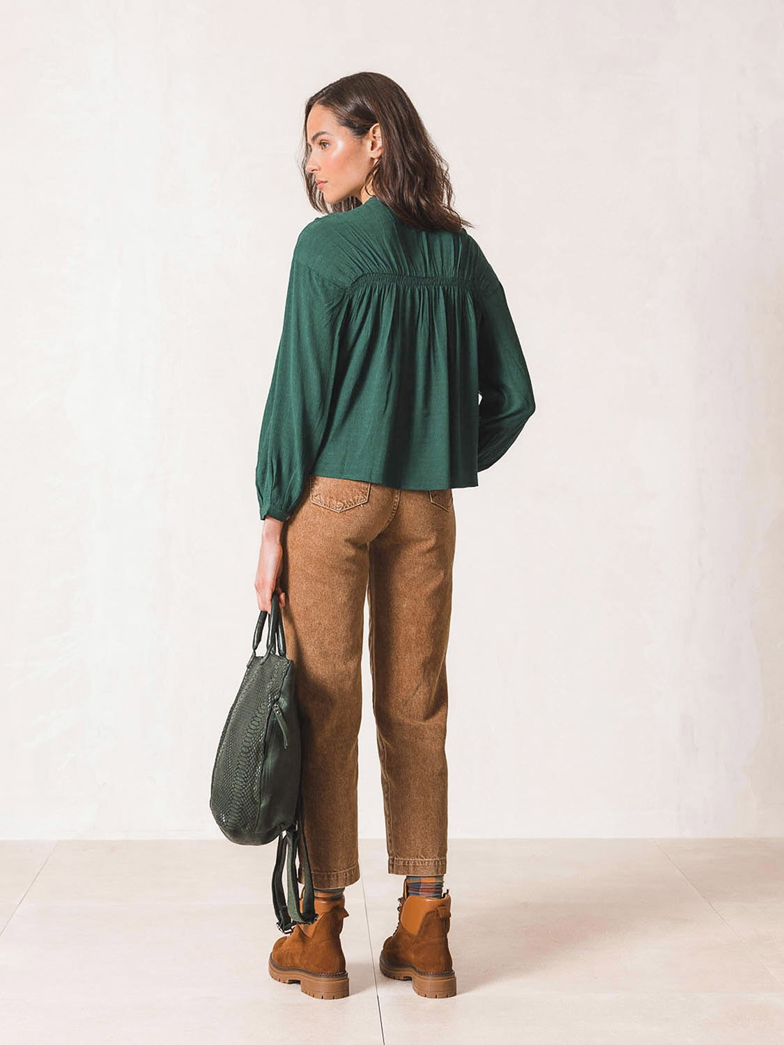 BLUSA DETALLES FRUNCIDOS