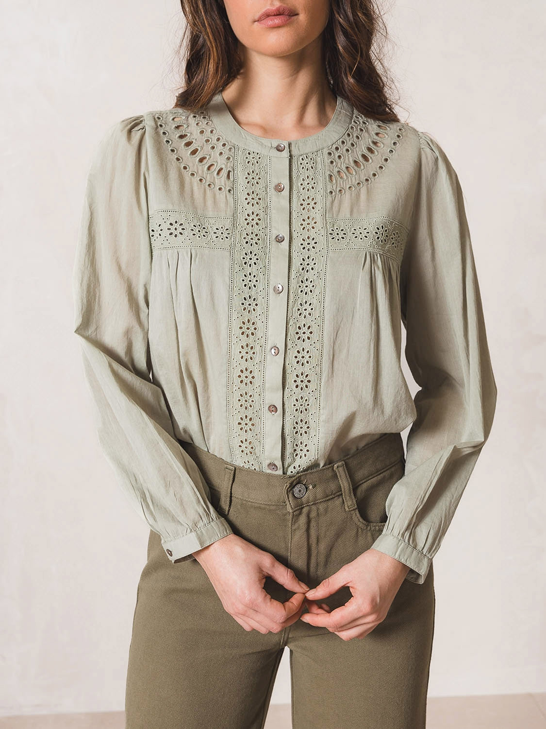 CAMISA  BORDADO SCHIFFLI