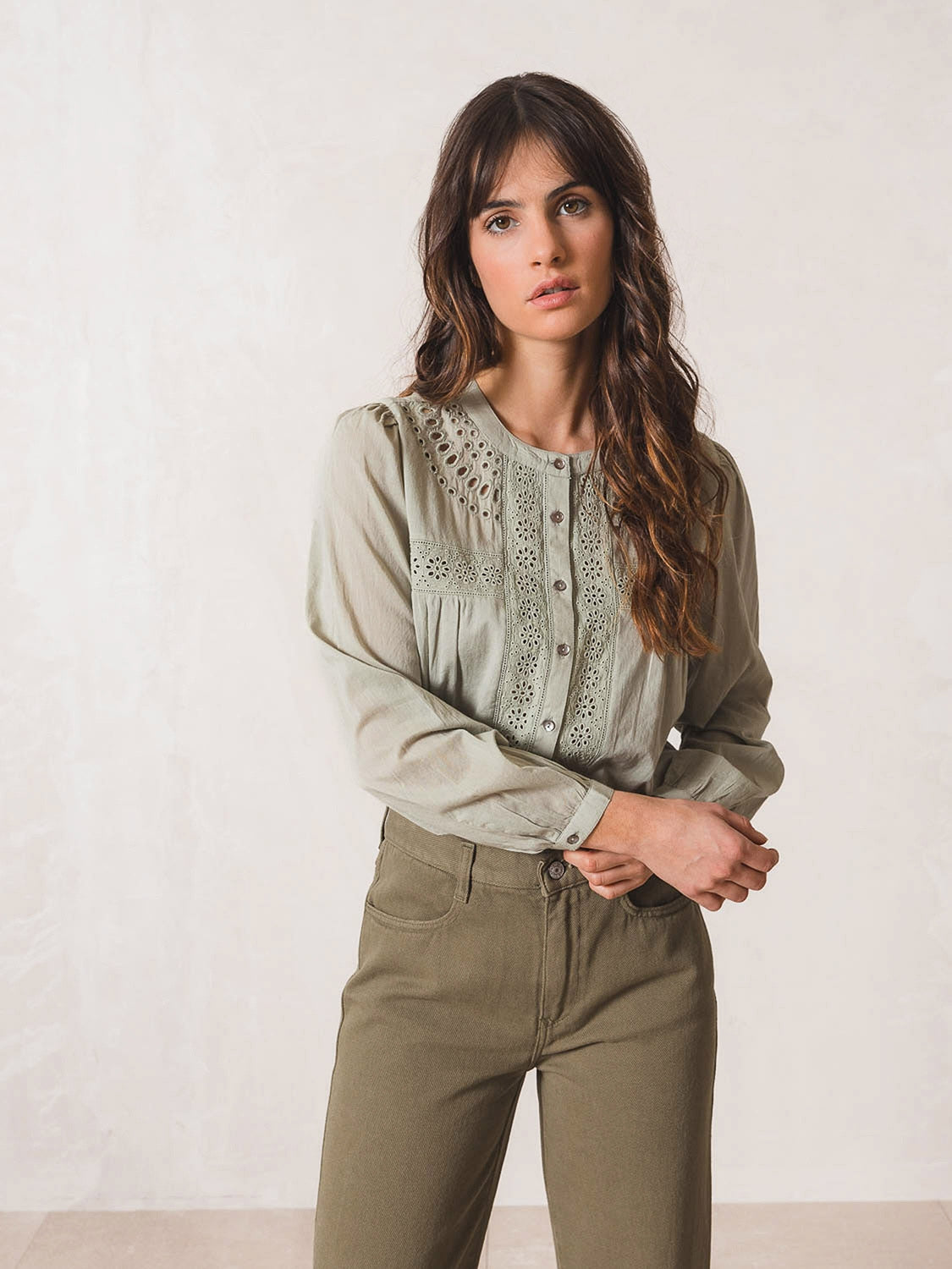 CAMISA  BORDADO SCHIFFLI