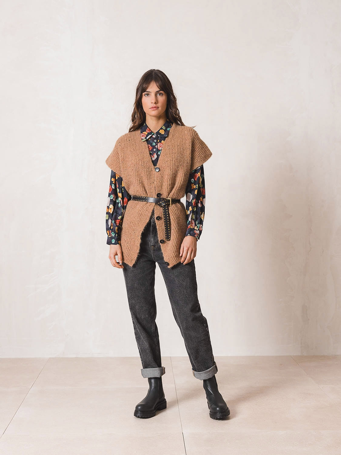 CEINTURE EN CUIR CLOUS