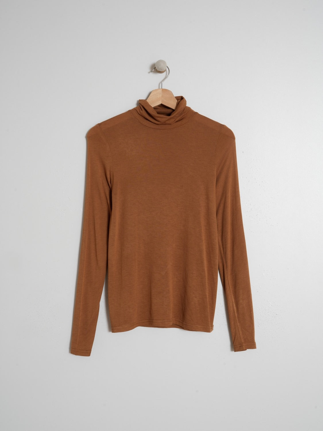 CAMISETA CUELLO VUELTO