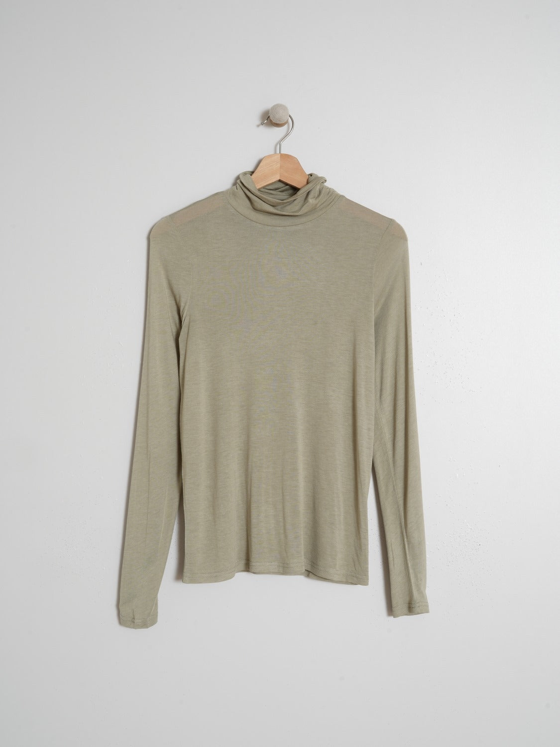 CAMISETA CUELLO VUELTO