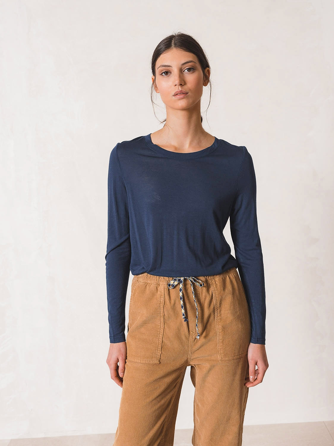 CAMISETA BÁSICA CUELLO