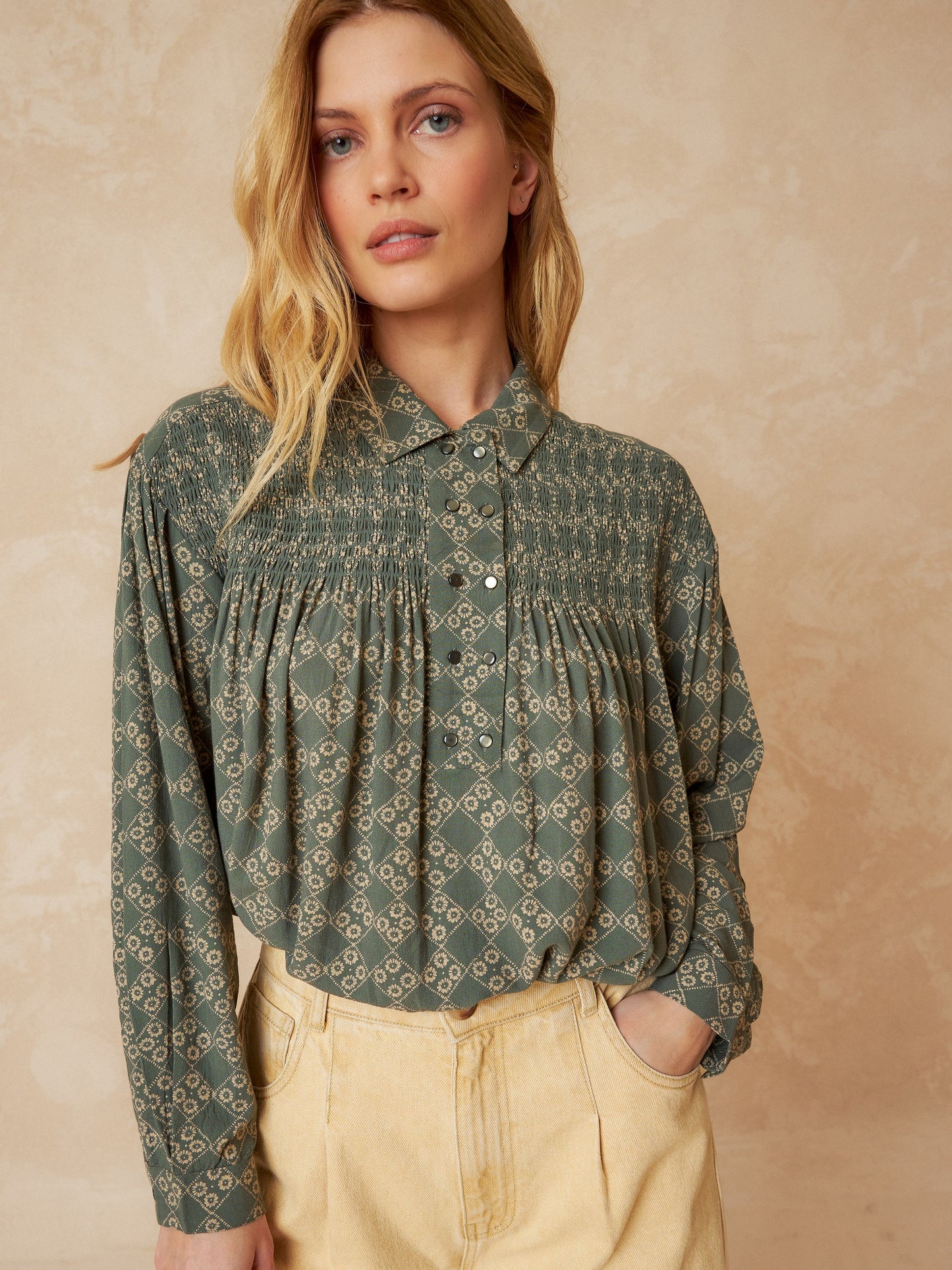 BLUSA DETALLE SMOKE