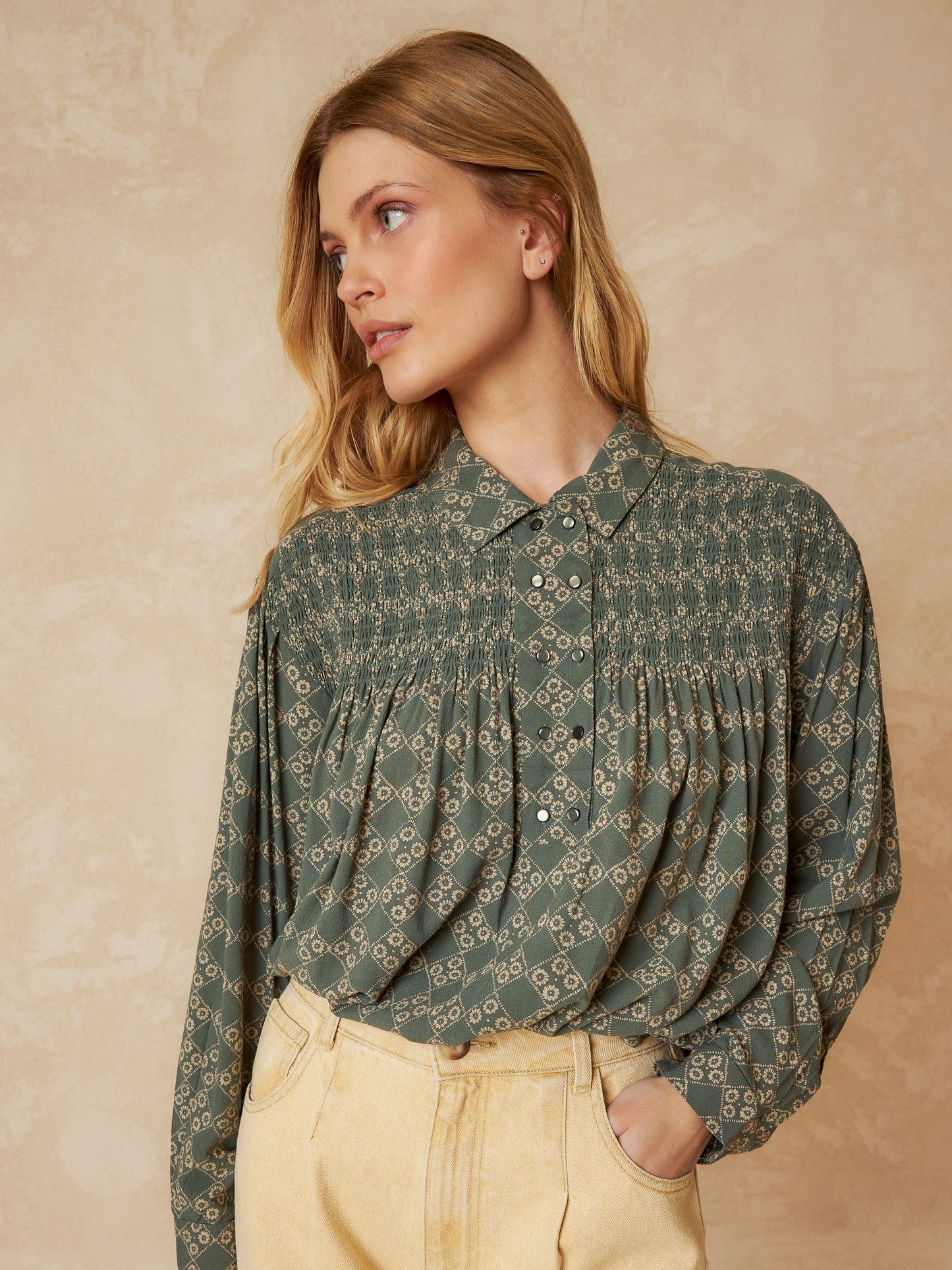 BLUSA DETALLE SMOKE