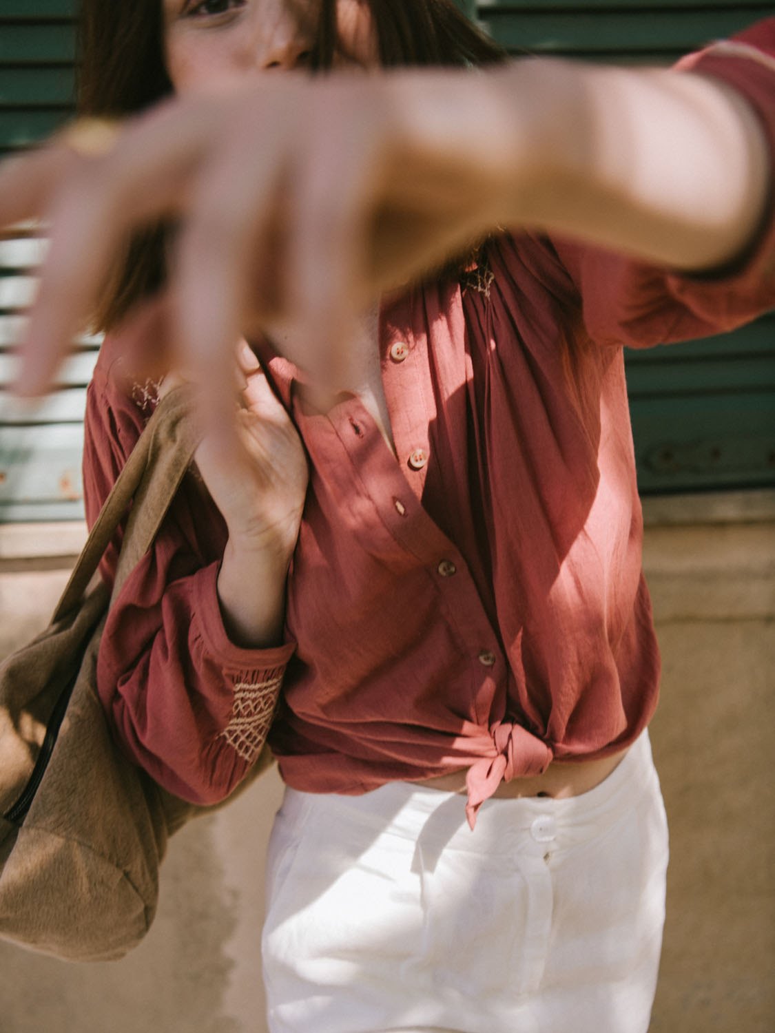 CAMISA BORDADO CONTRASTE
