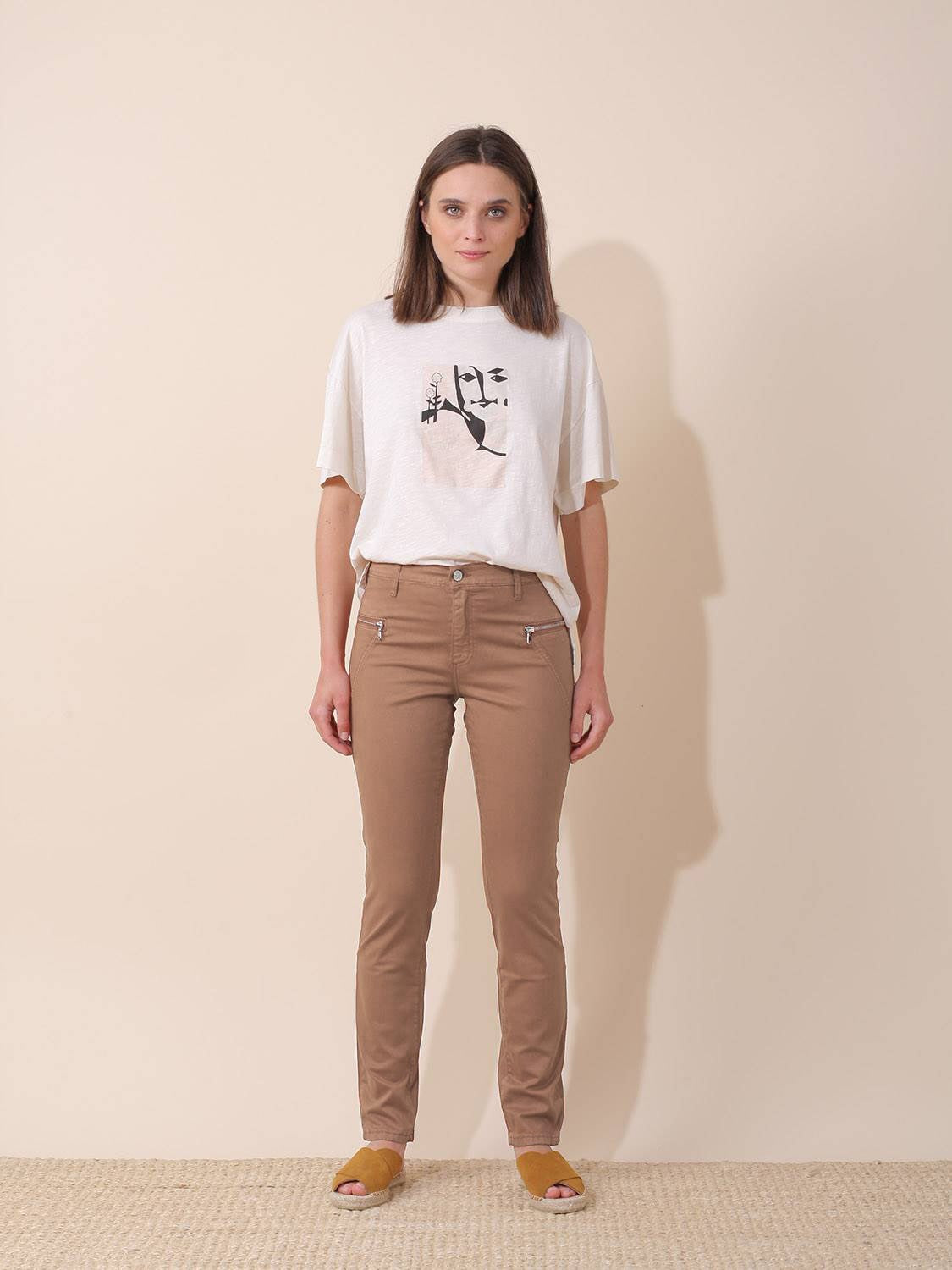PANTALON BASIQUE AVEC ZIPPÉES