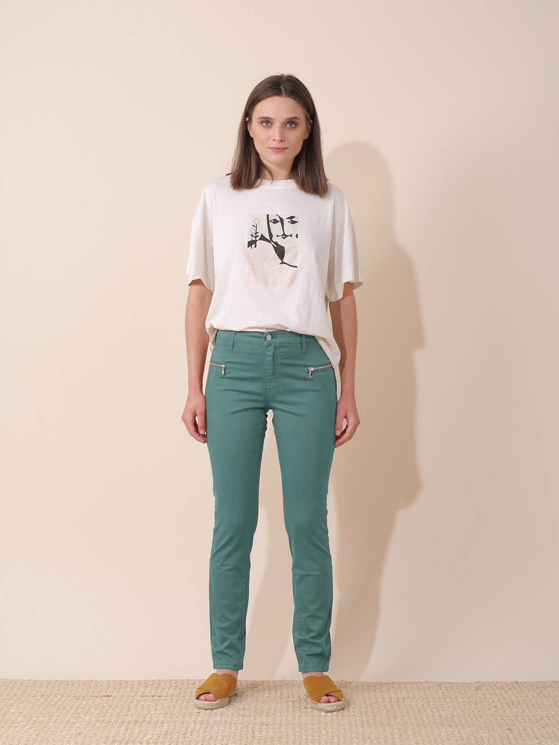 PANTALON BASIQUE AVEC ZIPPÉES