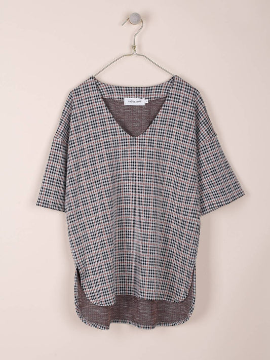 T-SHIRT À CARREAUX AVEC DOS EN V