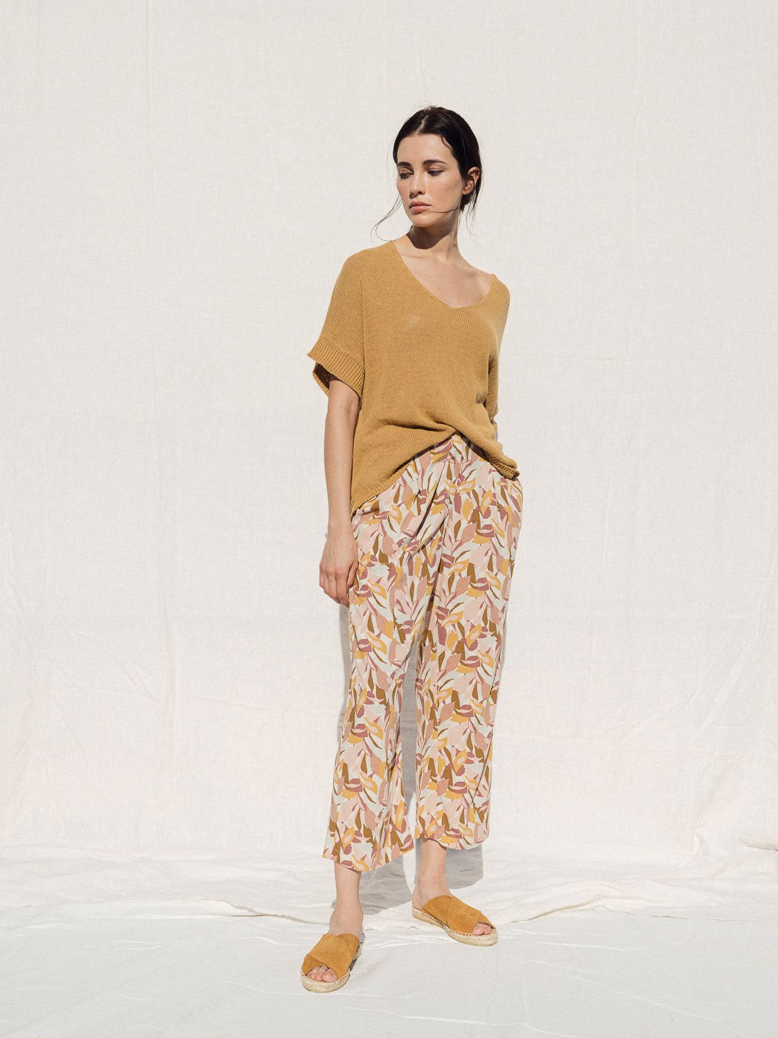 PANTALÓN FLUÍDO HOJAS