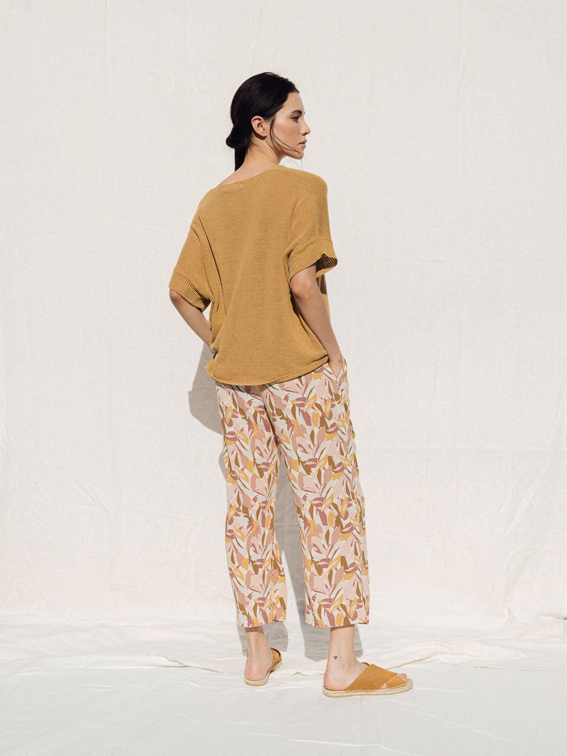 PANTALÓN FLUÍDO HOJAS