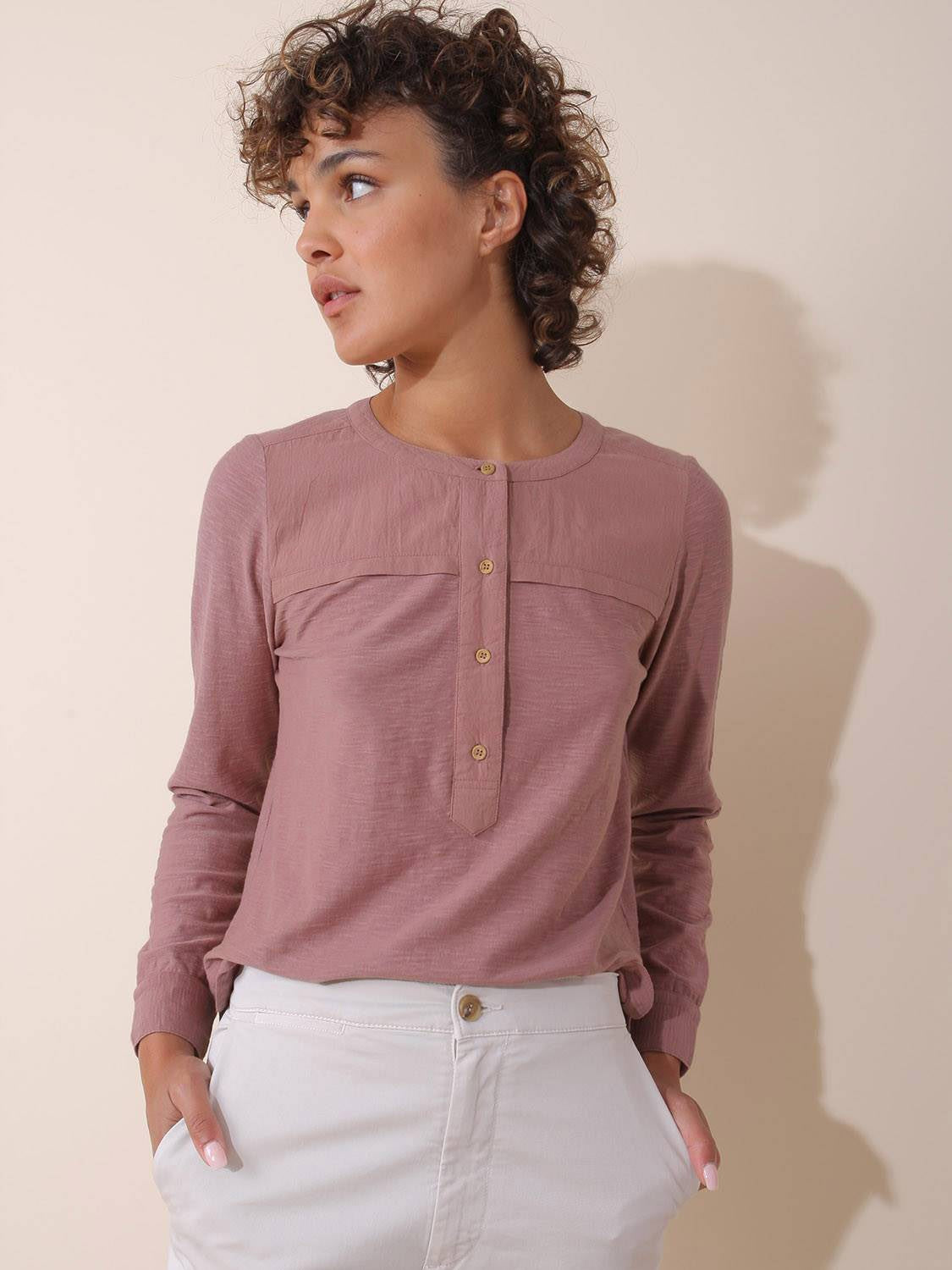 CAMISETA TEJIDO COMBINADO