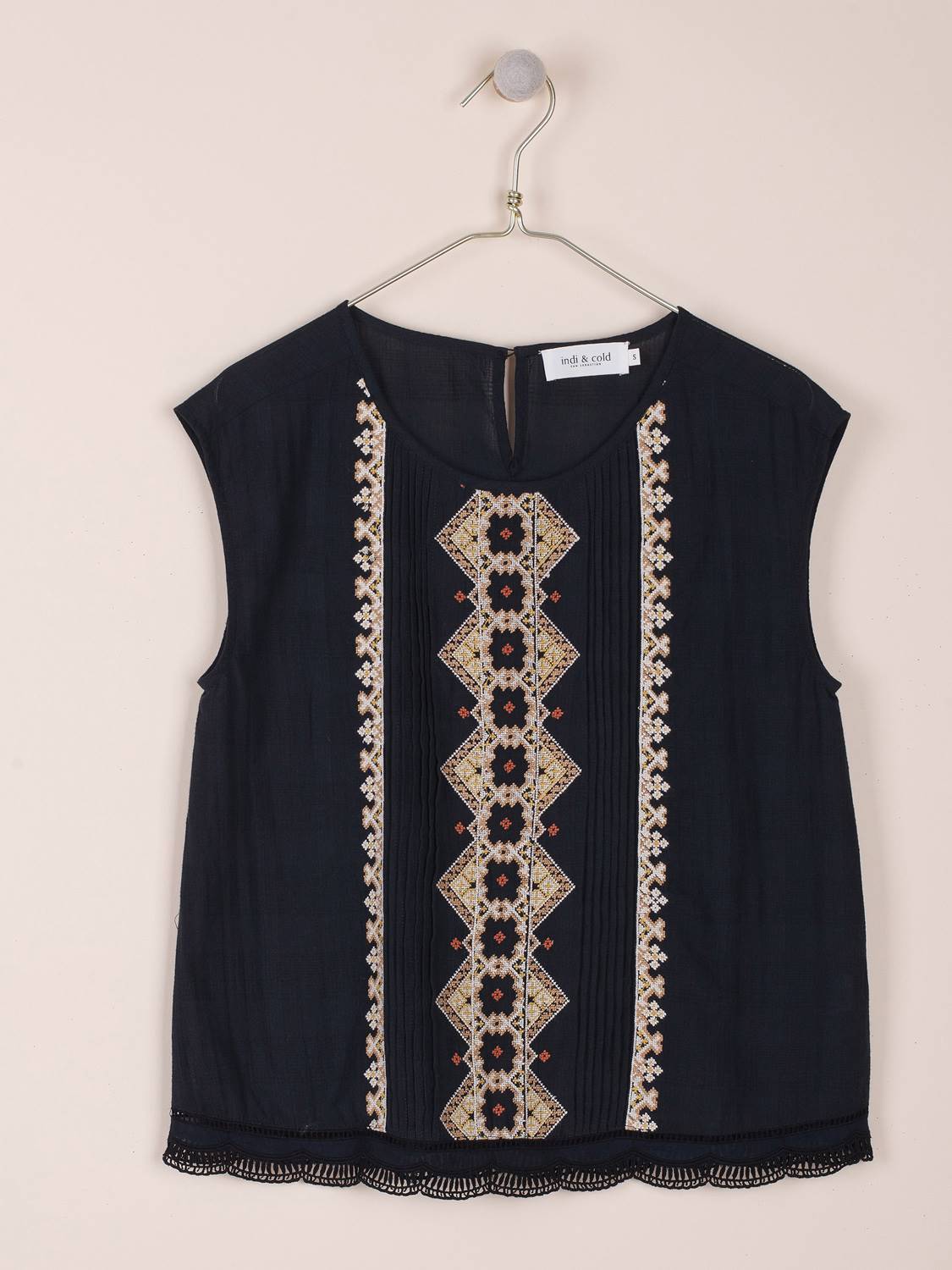 BLUSA BORDADOS CONTRASTE