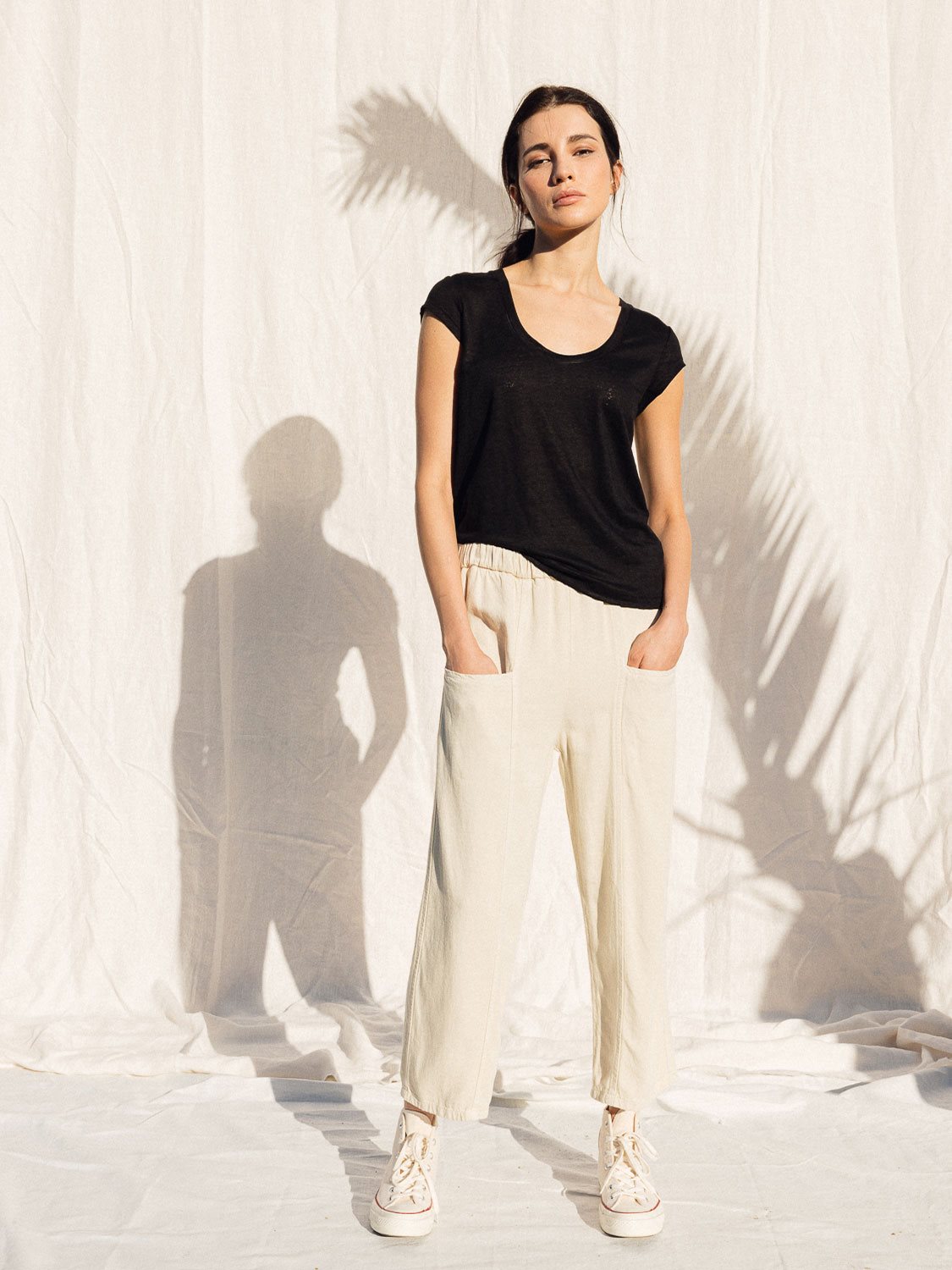 PANTALÓN CROP ENGOMADO
