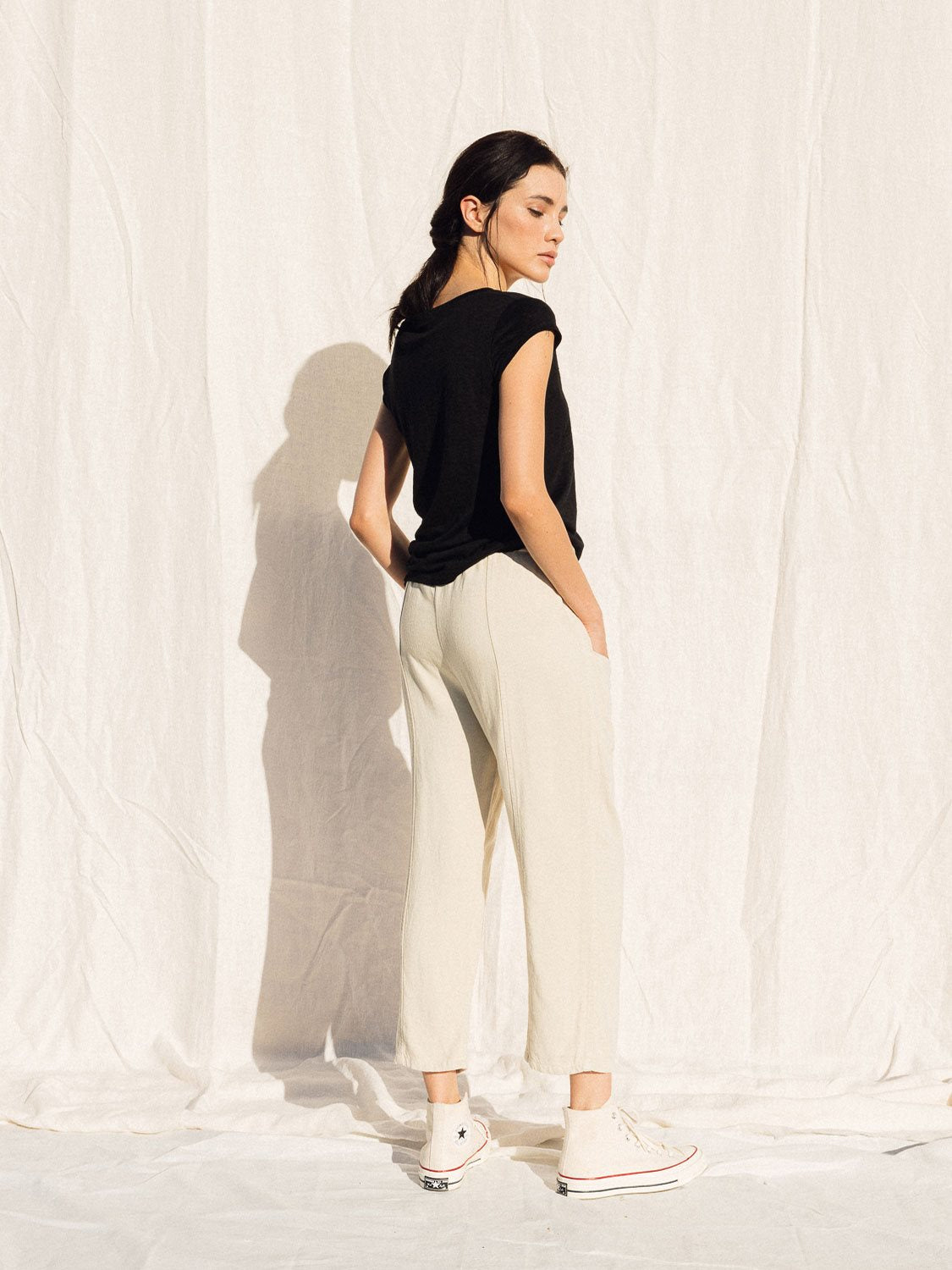 PANTALÓN CROP ENGOMADO