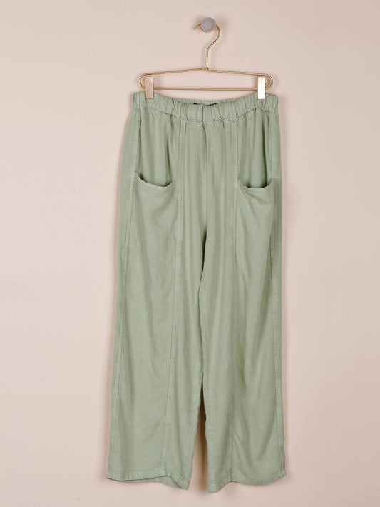 PANTALÓN CROP ENGOMADO