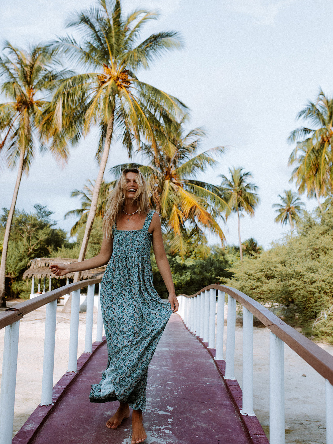 VESTIDO MIDI ENGOMADO