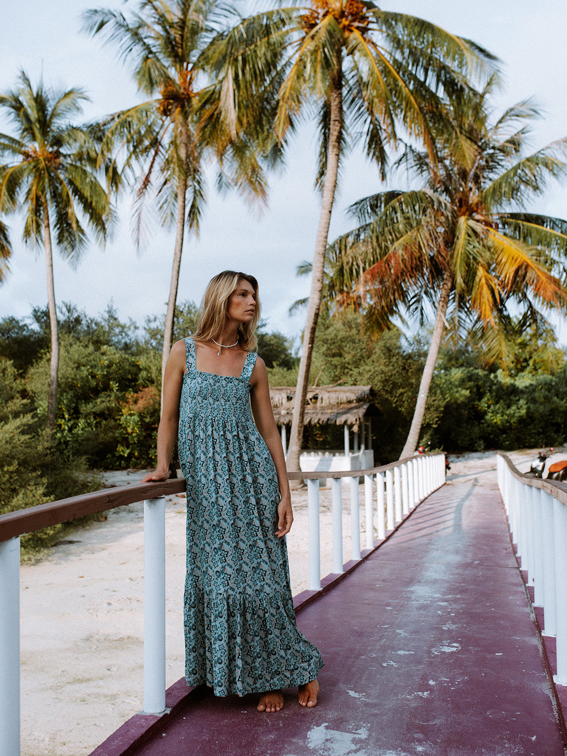 VESTIDO MIDI ENGOMADO