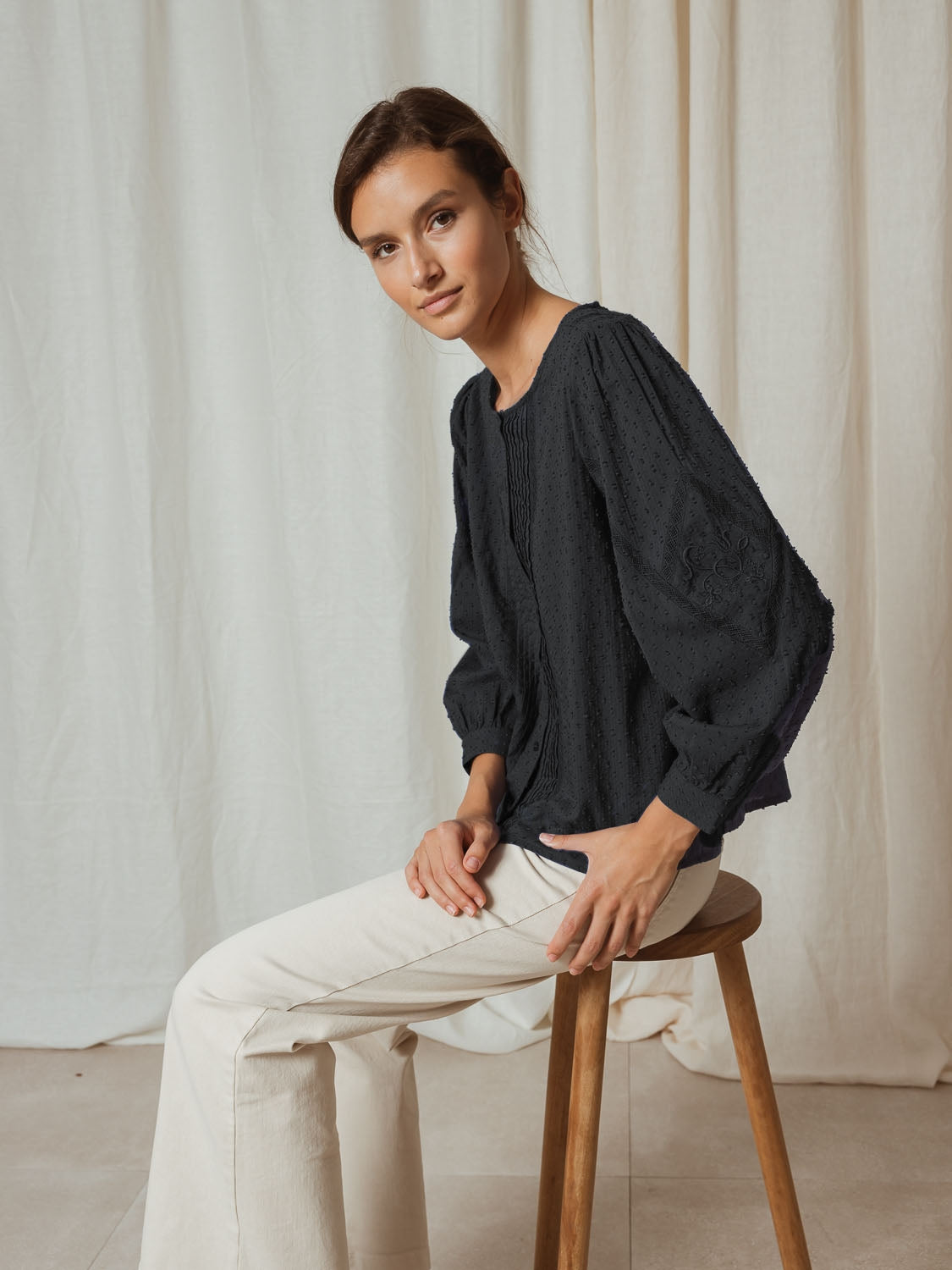 CAMISA CON PUNTILLAS