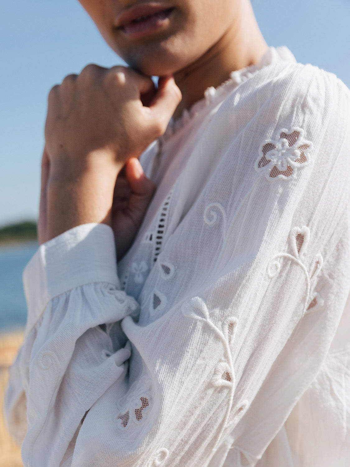 CAMISA ROMÁNTICA PUNTILLAS