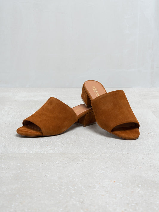 MULES PIEL TACÓN