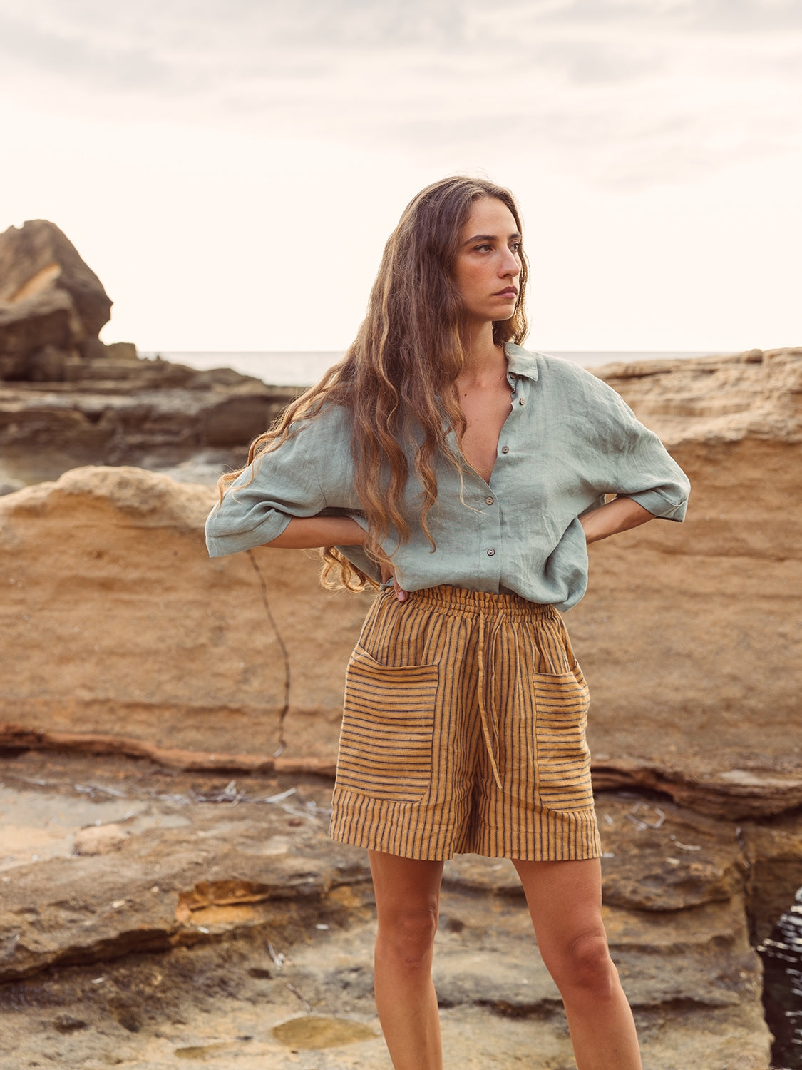 SHORTS RAYAS LINO