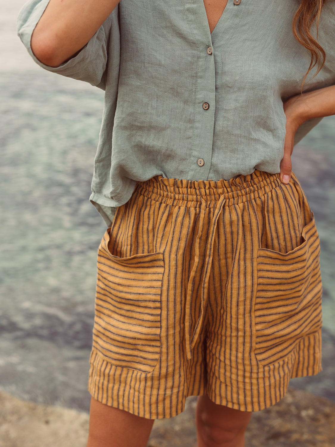 SHORTS RAYAS LINO