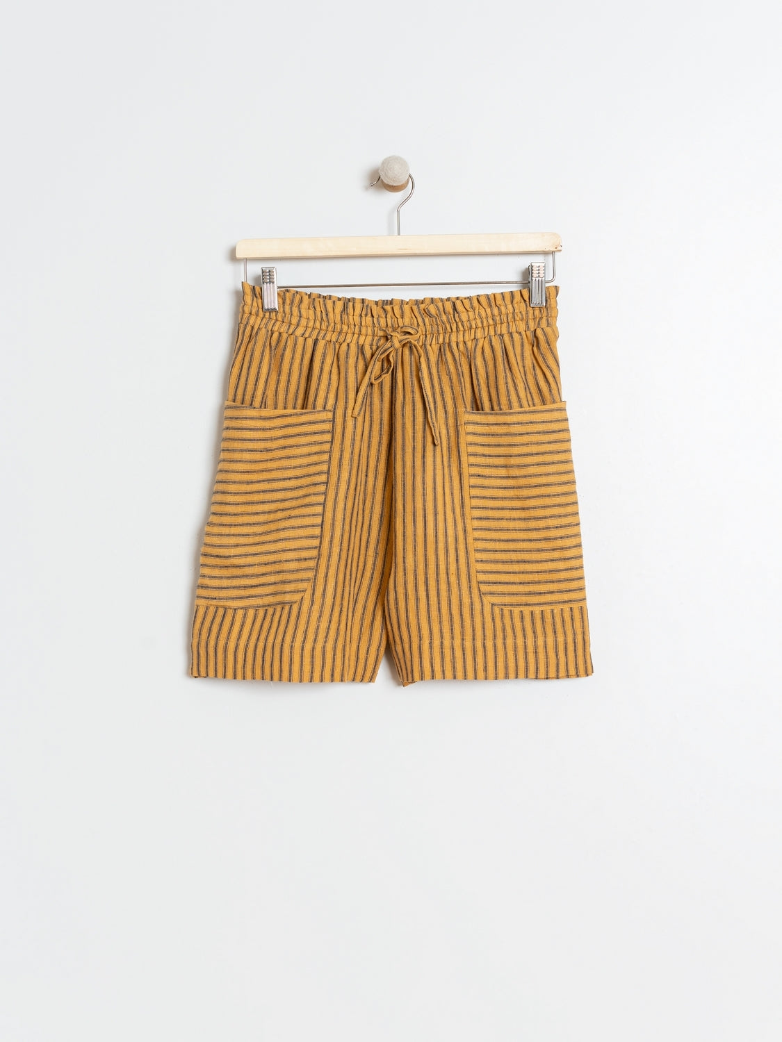 SHORTS RAYAS LINO