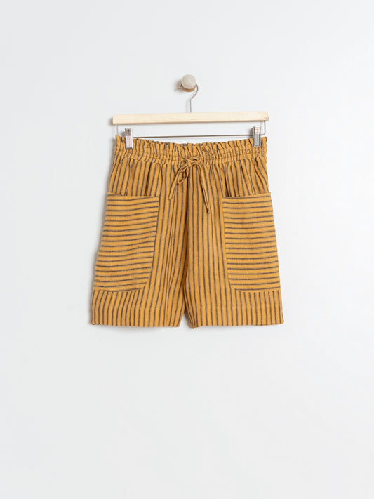 SHORTS RAYAS LINO