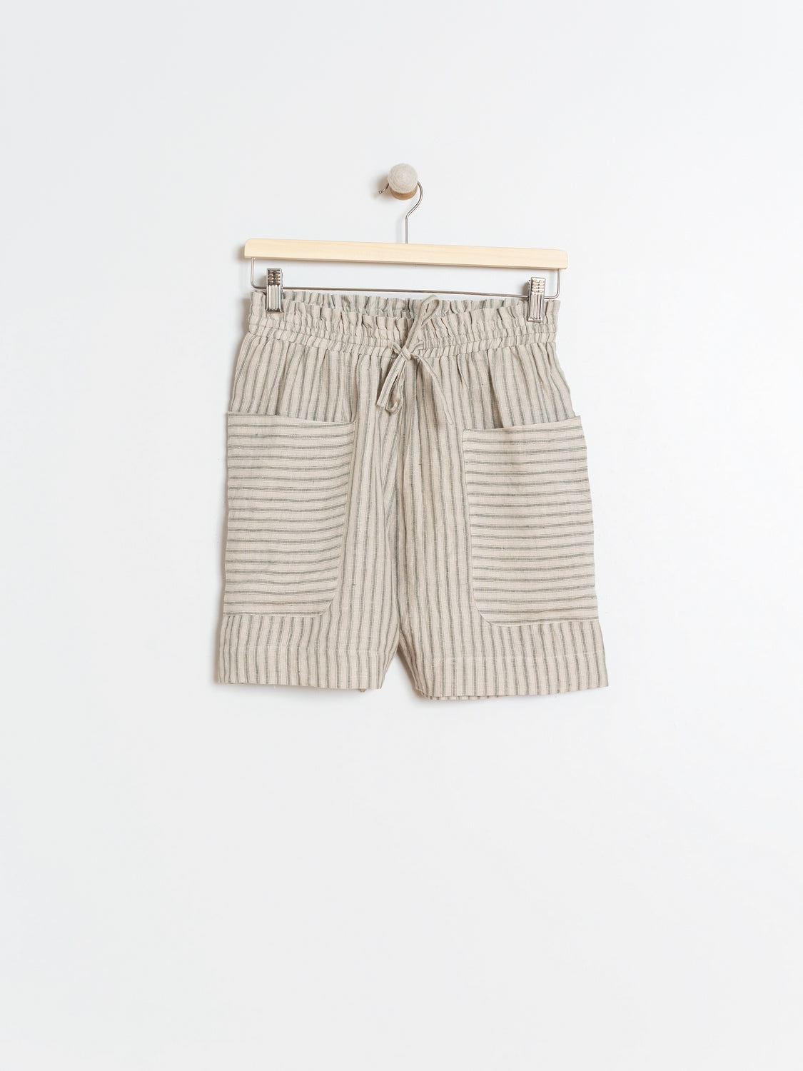 SHORTS RAYAS LINO