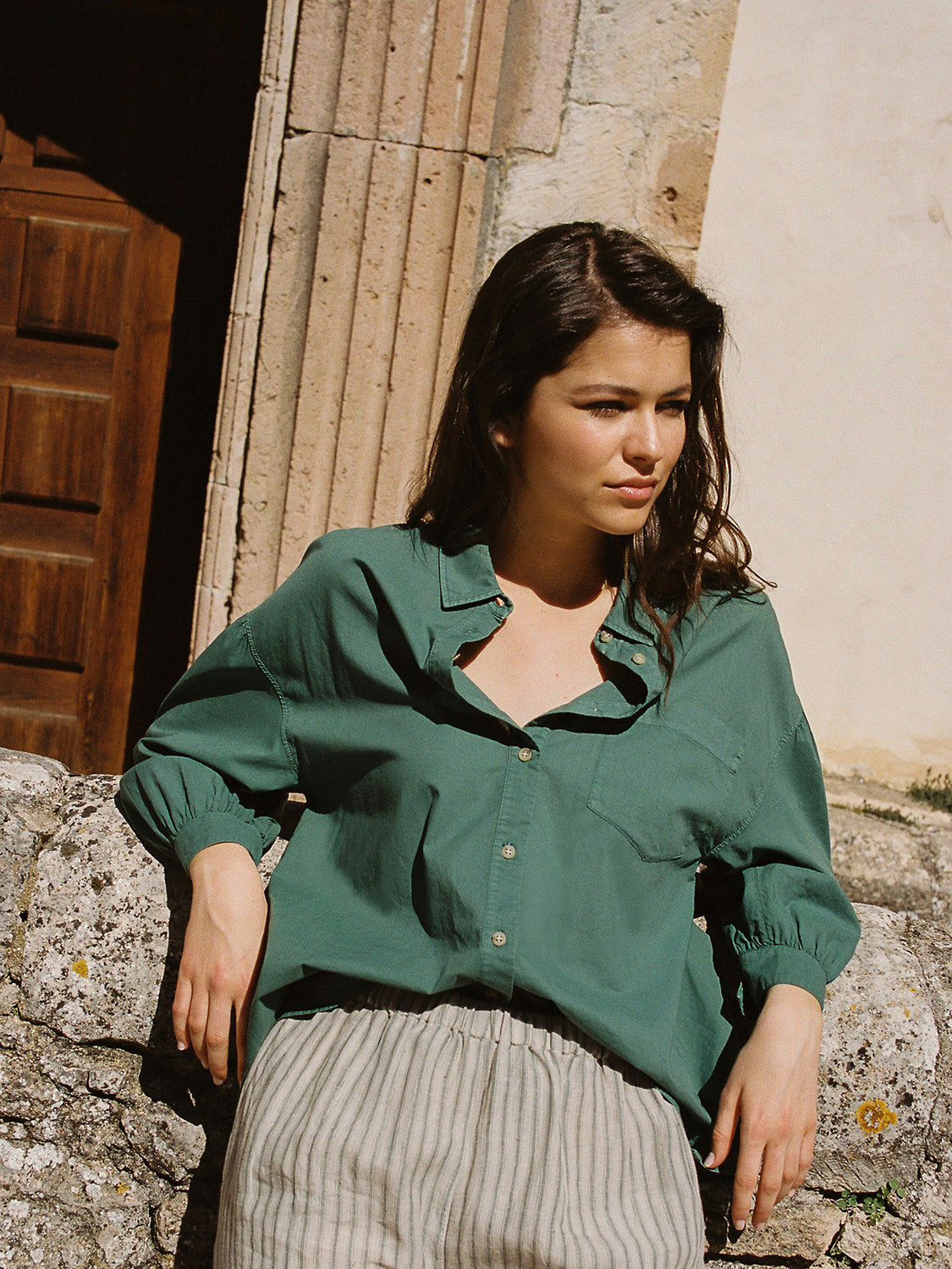 CAMISA OVERSIZE ABULLONADA